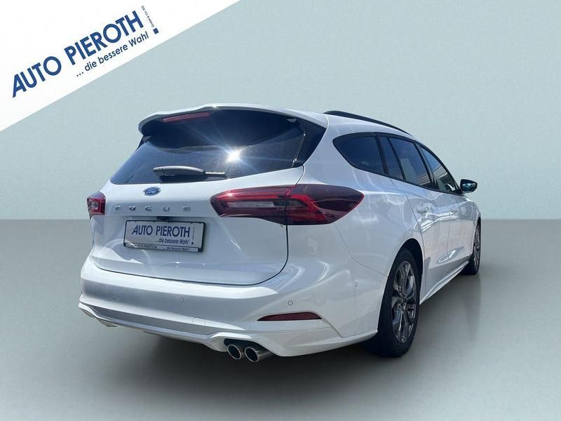 Neu Ford Focus ST-Line 125 PS (91 kW) 2025 Frozen white Kombi