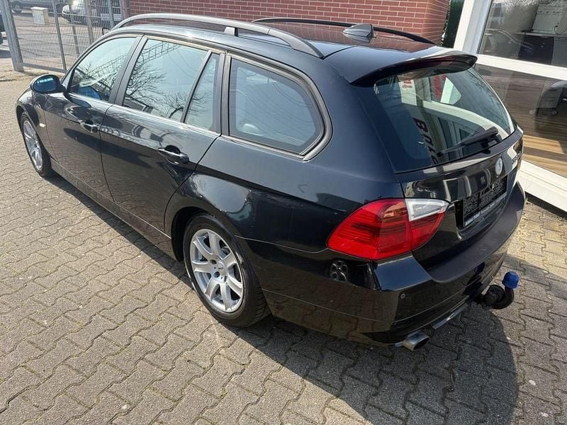 Gebraucht BMW 320 163 PS (119 kW) 2006 Schwarz Kombi