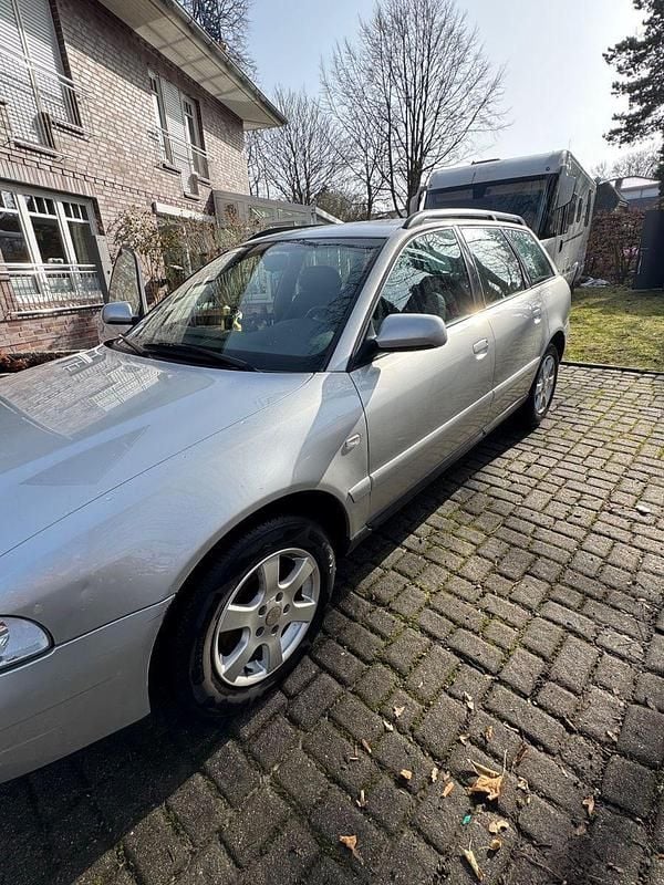 Gebraucht Audi A4 125 PS (91 kW) 2000 Silber Kombi