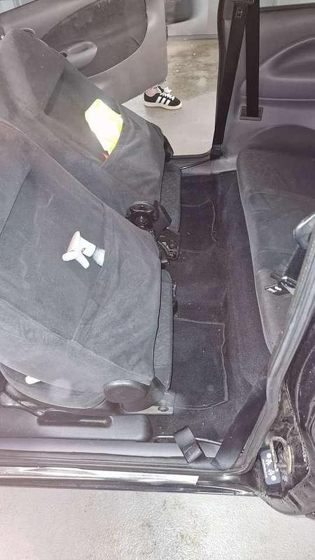 Gebraucht Ford Courier 60 PS (44 kW) 2000 Schwarz Van / Kleinbus