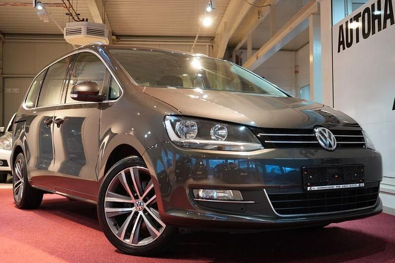 Braun Gebraucht 2016 VW Sharan Highline Van / Kleinbus | 19.600 € (Fairer Preis) - Bild 1/4