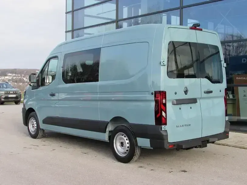 Nouă Renault Master 2026 Verde Monovolum