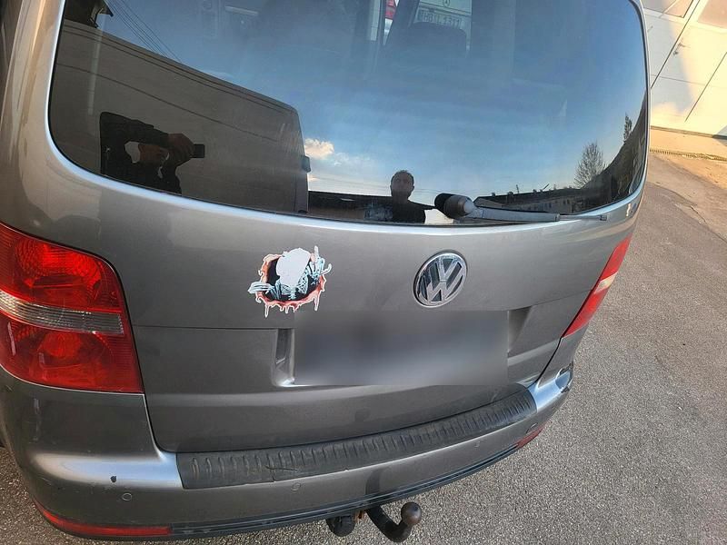 Gebraucht VW Touran 140 PS (102 kW) 2009 Braun Van / Kleinbus