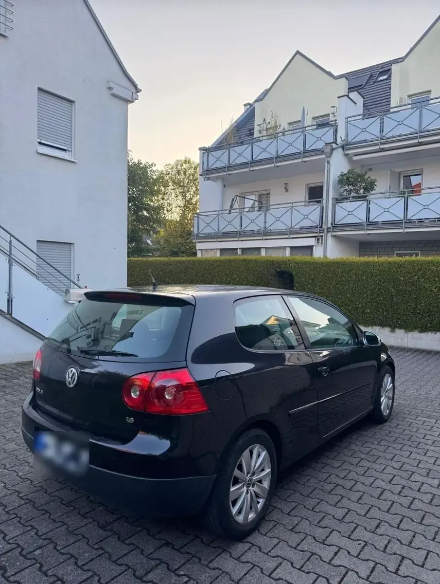 Gebraucht VW Golf V 102 PS (75 kW) 2005 Schwarz Kleinwagen