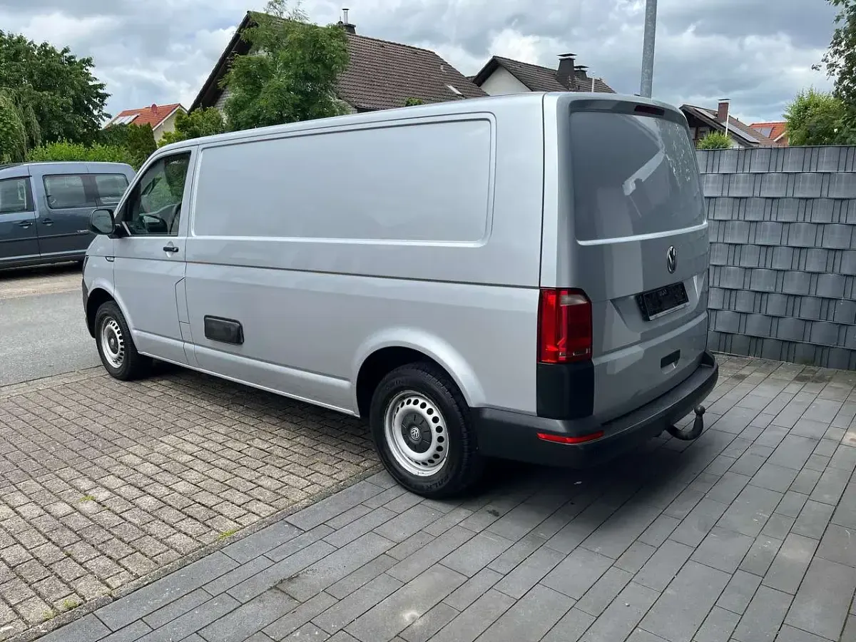 Gebraucht VW Transporter 114 PS (83 kW) 2019 Reflexsilber metallic Van