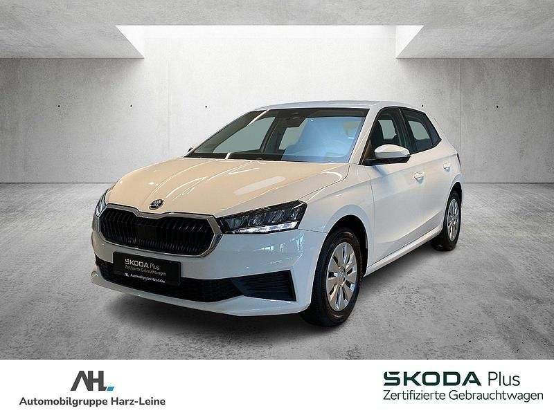 Weiß Gebraucht 2022 Skoda Fabia Active Limousine | 14.652 € (Fairer Preis) - Bild 1/3