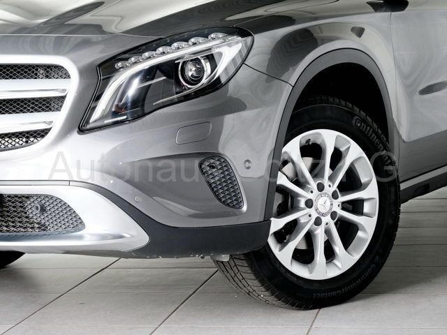 Gebraucht Mercedes GLA180 Urban 122 PS (89 kW) 2016 Grau SUV