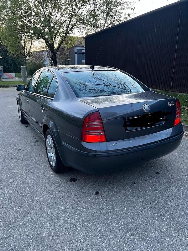 Brugt Skoda Superb 131 HK (96 kW) 2003 Grå Sedan