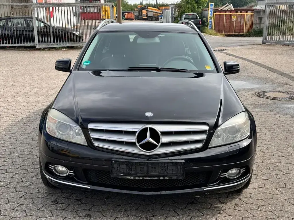 Gebraucht Mercedes C220 Avantgarde 170 PS (125 kW) 2009 Schwarz Limousine