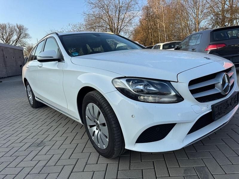 Gebraucht Mercedes C200 160 PS (117 kW) 2019 Weiß Kombi