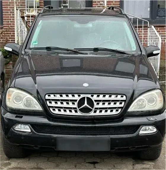 Gebraucht Mercedes ML270 163 PS (119 kW) 2004 Schwarz SUV