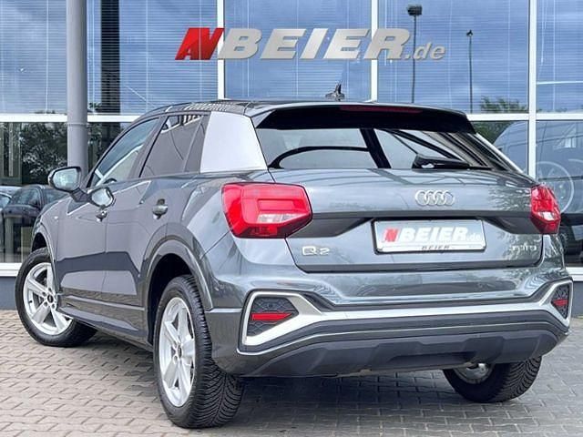 Gebraucht Audi Q2 S-Line 150 PS (110 kW) 2024 Grau (daytonagrau perleffekt) SUV