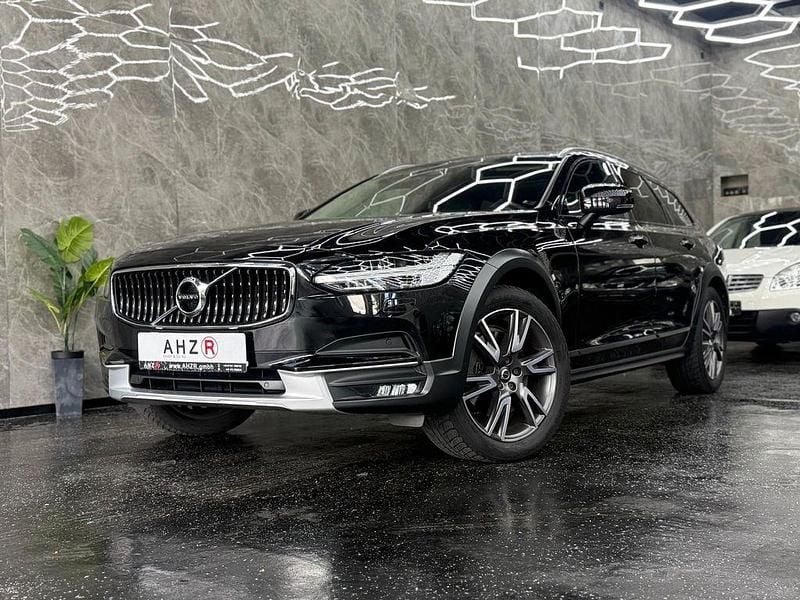 Schwarz Gebraucht 2018 Volvo V90 CC Basis Kombi | 24.900 € (Fairer Preis) - Bild 1/4