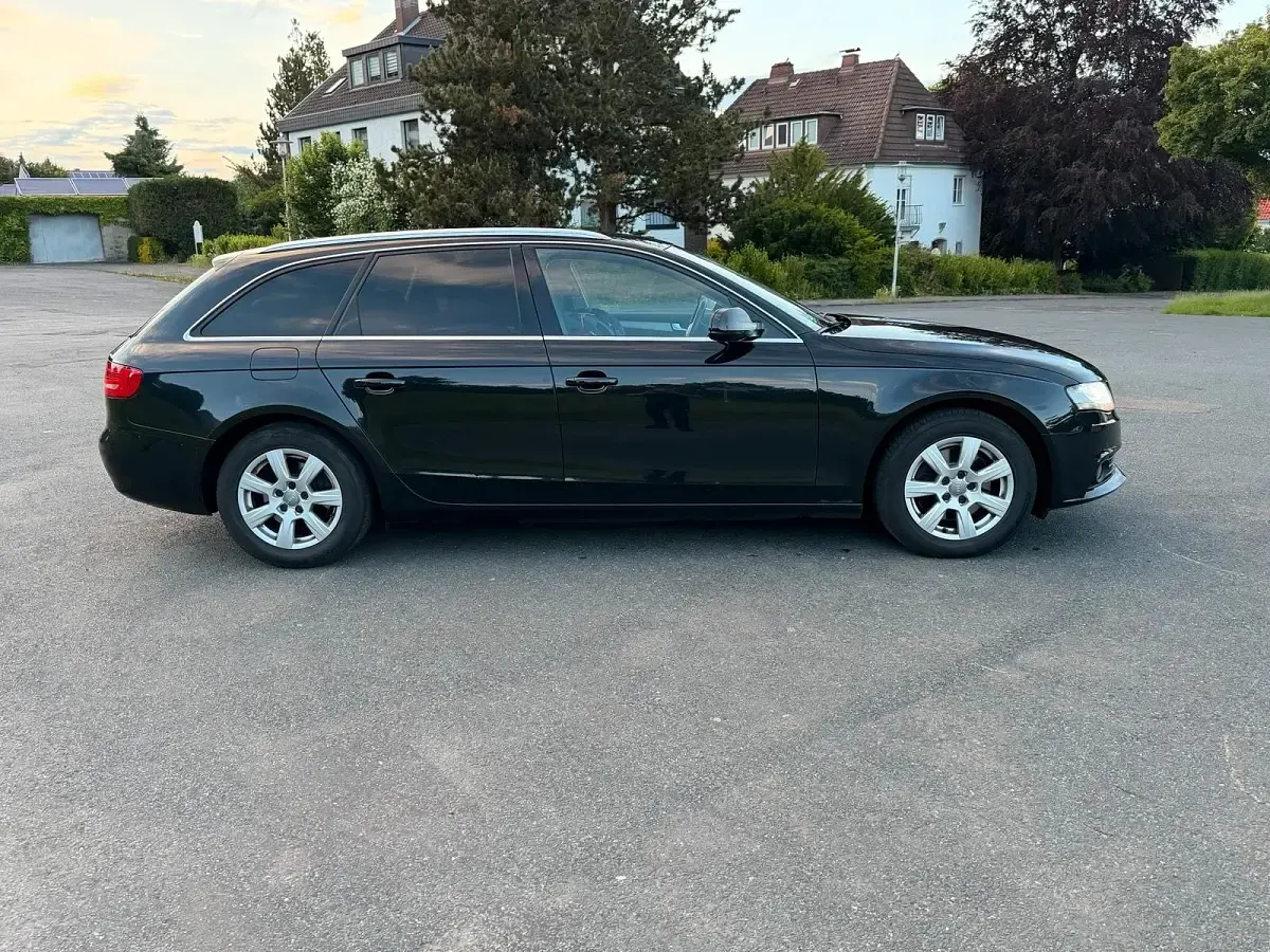 Gebraucht Audi A4 143 PS (105 kW) 2011 Schwarz Kombi