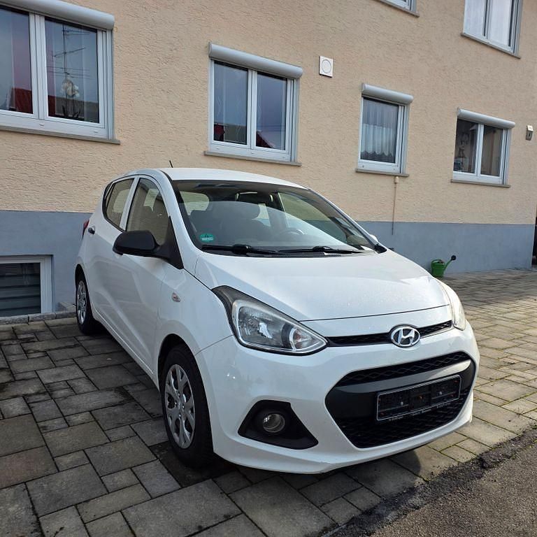 Weiß Gebraucht 2014 Hyundai i10 Kleinwagen | 4.700 € (Fairer Preis) - Bild 1/4