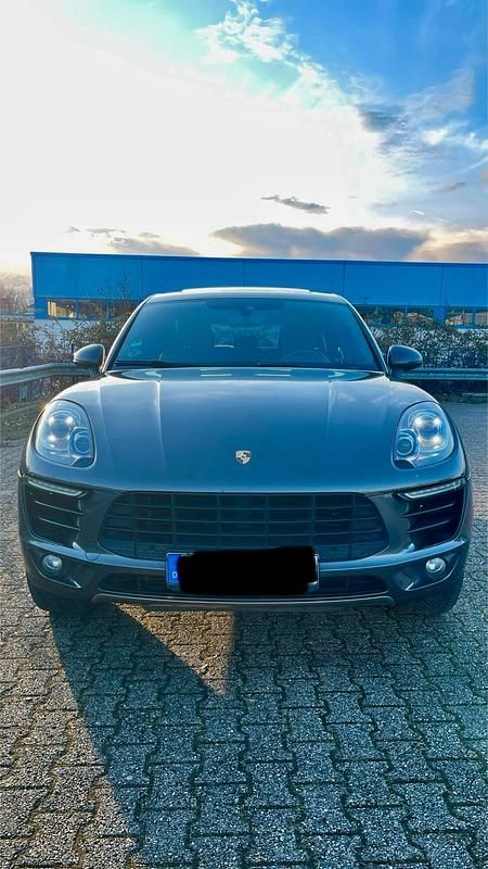 Grau Gebraucht 2014 Porsche Macan S SUV | 27.750 € (Fairer Preis) - Bild 1/4