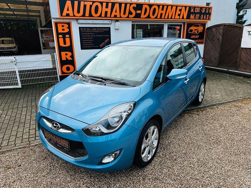 Ice blue Gebraucht 2013 Hyundai ix20 Edition+ Van / Kleinbus | 6.980 € - Bild 1/4
