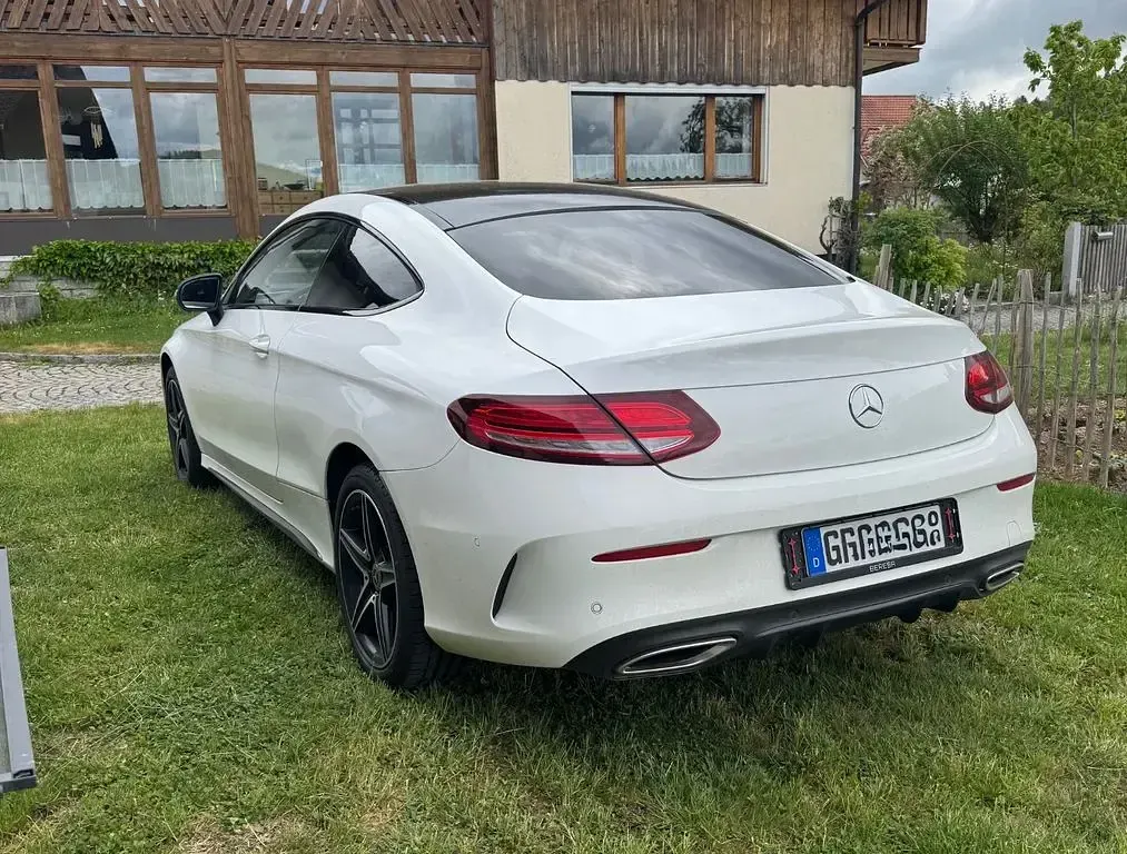Gebraucht Mercedes C400 AMG line 333 PS (244 kW) 2020 Weiß Coupé