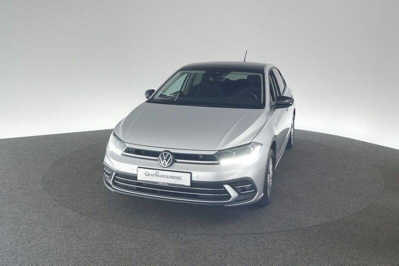 Silber Gebraucht 2024 VW Polo Style Limousine | 21.950 € (Fairer Preis) - Bild 1/4