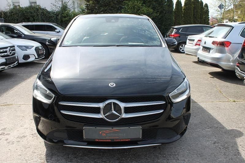 Gebraucht Mercedes B200 150 PS (110 kW) 2020 Schwarz Van / Kleinbus
