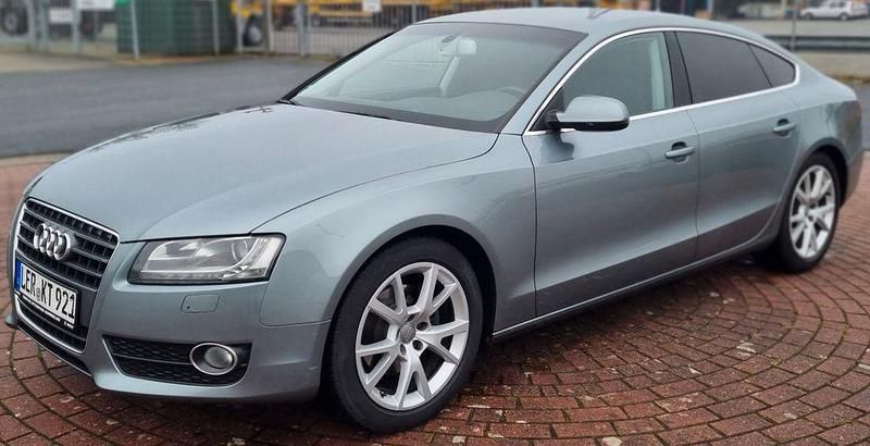 Grau Gebraucht 2011 Audi A5 Sportback Kleinwagen | 8.900 € (Guter Preis) - Bild 1/4