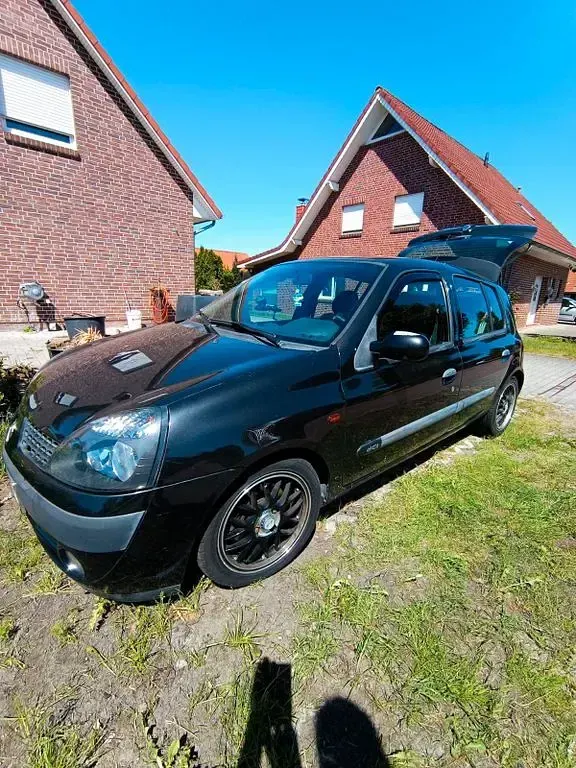 Gebraucht Renault Clio II Dynamique 65 PS (47 kW) 2002 Schwarz Limousine