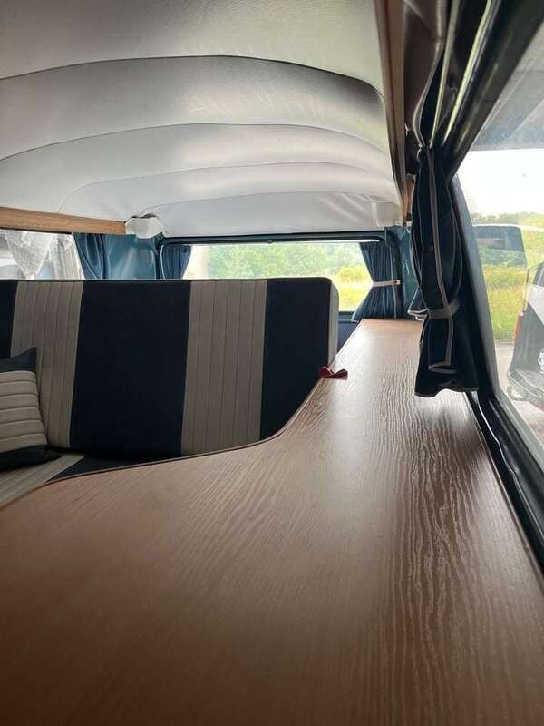 Blau Gebraucht 1978 VW T2 Van | 18.000 € - Bild 1/4