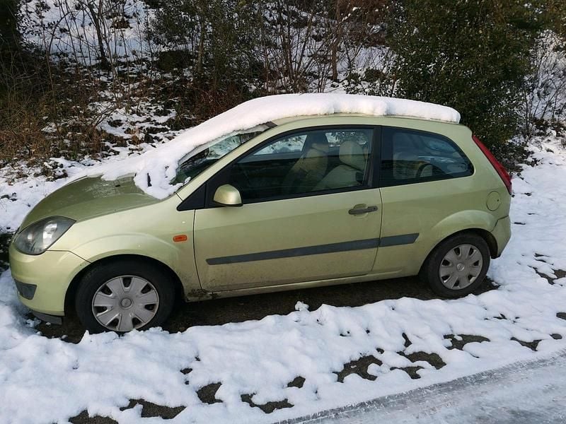 Gelb Gebraucht 2007 Ford Fiesta Kleinwagen | 250 € (Superpreis) - Bild 1/1
