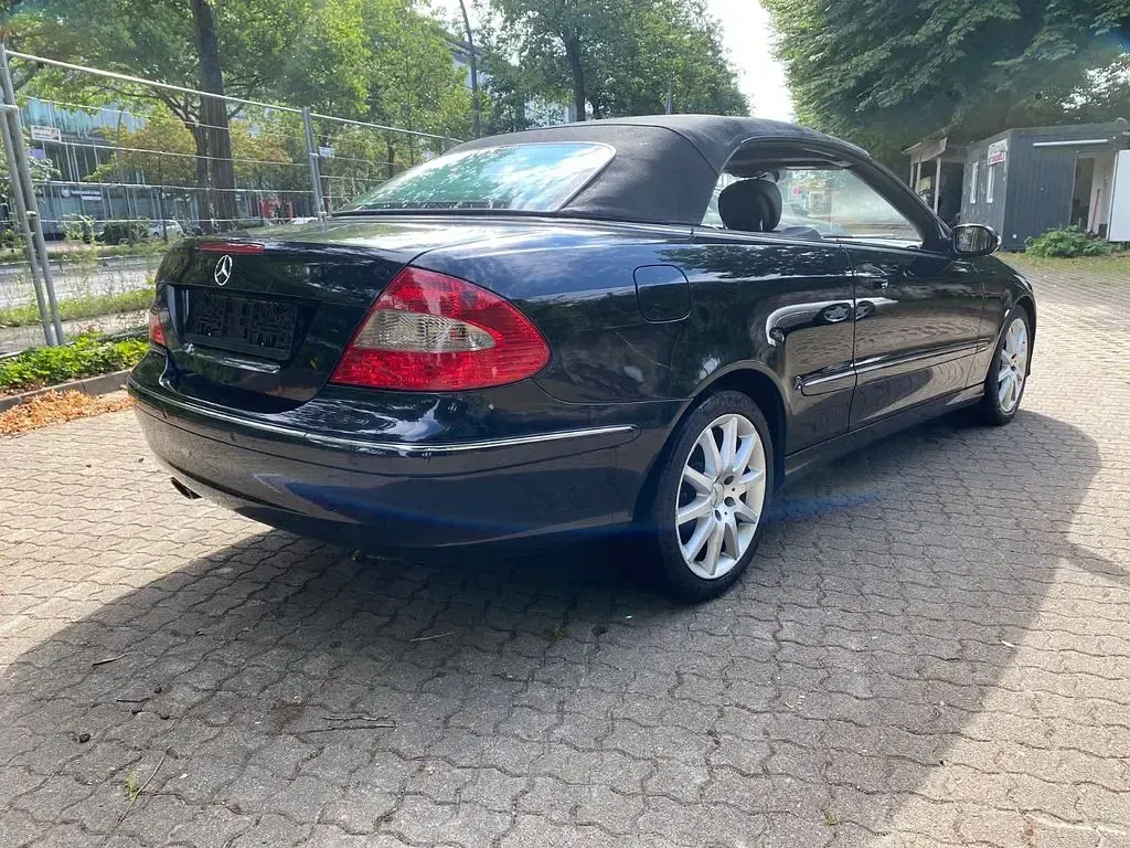 Gebraucht Mercedes CLK200 Avantgarde 184 PS (135 kW) 2007 Schwarz Cabrio