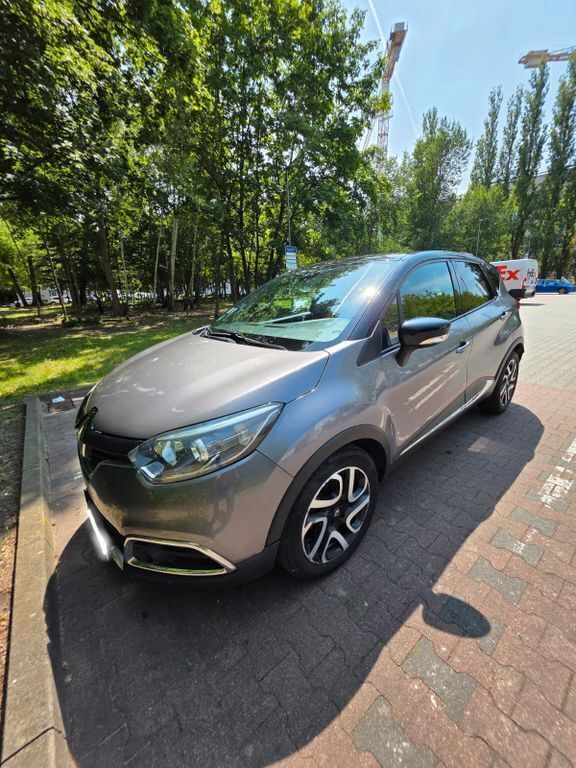 Grau Gebraucht 2015 Renault Captur SUV | 9.500 € (Fairer Preis) - Bild 1/4