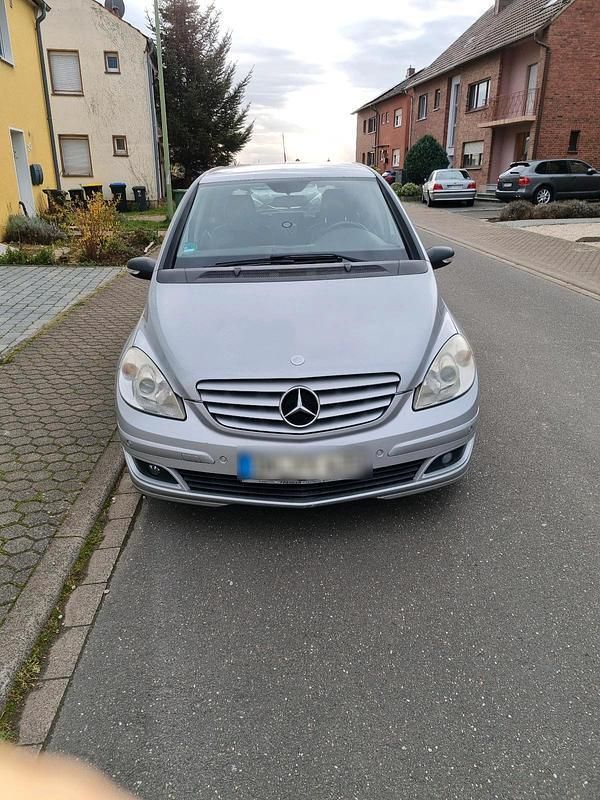 Silber Gebraucht 2005 Mercedes B200 Van / Kleinbus | 3.800 € (Etwas zu teuer) - Bild 1/4