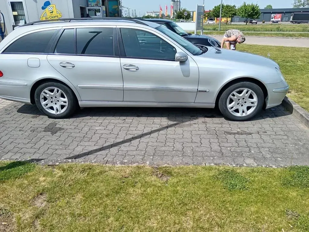 Gebraucht Mercedes E280 190 PS (139 kW) 2005 Silber Limousine