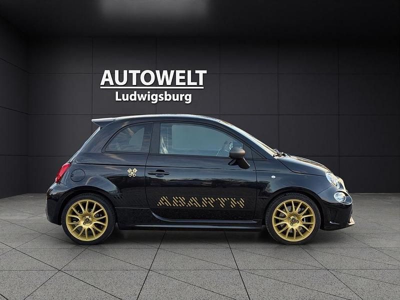 Gebraucht Abarth 695 179 PS (131 kW) 2024 Schwarz Kleinwagen