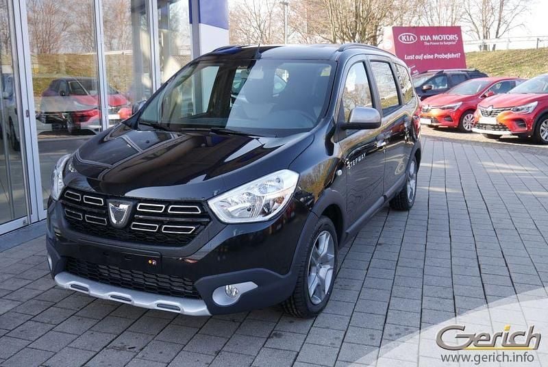 Perlmuttschwarz metallic Gebraucht 2022 Dacia Lodgy Stepway Van / Kleinbus | 15.900 € (Etwas zu teuer) - Bild 1/4