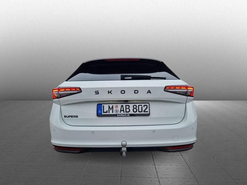 Gebraucht Skoda Superb SportLine 150 PS (110 kW) 2026 Kristallweiß uni Kombi