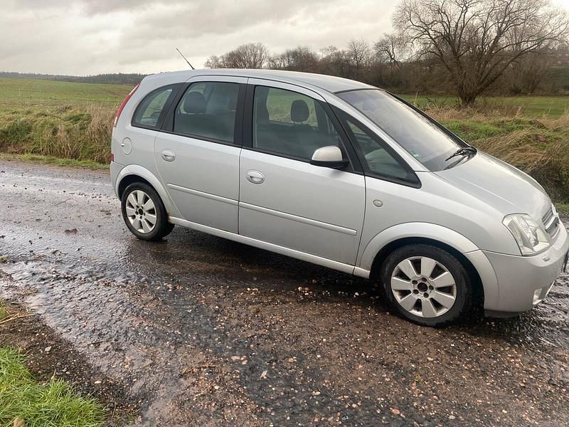 Gebraucht Opel Meriva 100 PS (73 kW) 2004 Silber Van / Kleinbus