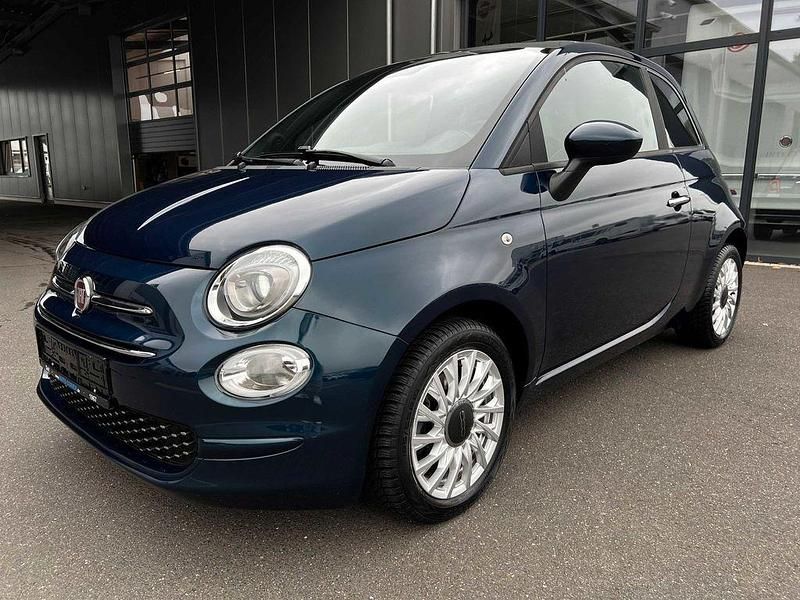 Dipinto di blu blau (metallic) Gebraucht 2021 Fiat 500 Lounge Kleinwagen | 12.780 € (Fairer Preis) - Bild 1/4