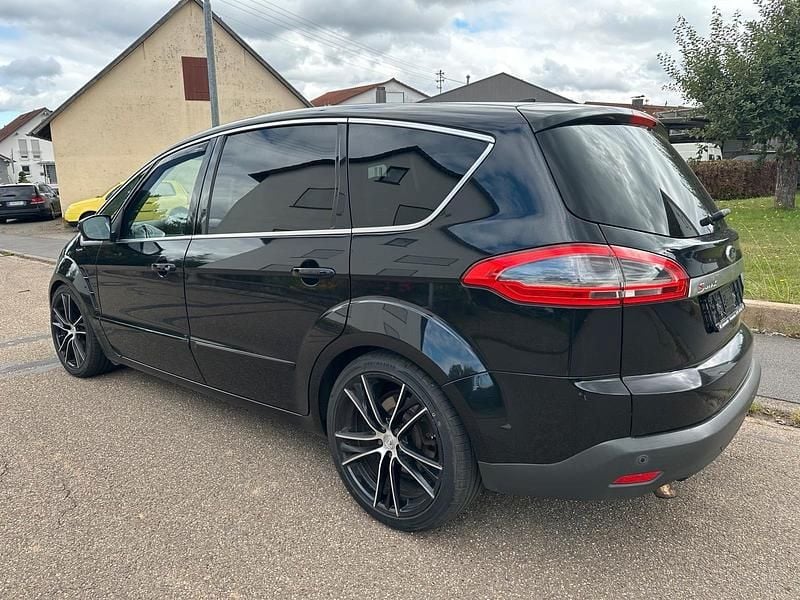 Gebraucht Ford S-MAX Titanium 140 PS (102 kW) 2011 Schwarz Van / Kleinbus