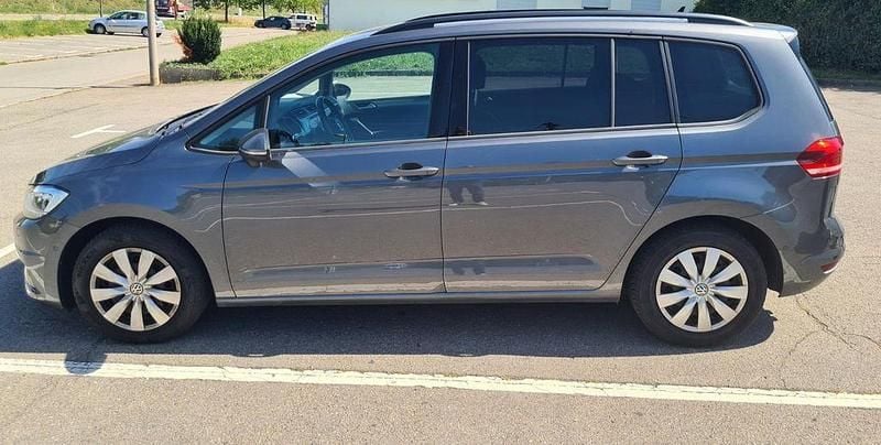 Gebraucht 2017 VW Touran Comfortline Van / Kleinbus | 16.800 € (Guter Preis) - Bild 1/4