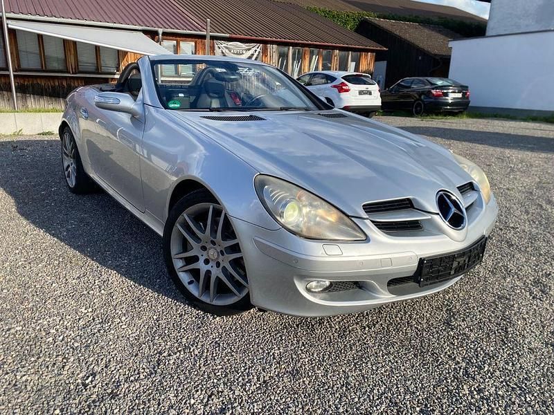 Silber Gebraucht 2008 Mercedes SLK200 Edition 1 Cabrio | 11.399 € (Fairer Preis) - Bild 1/4