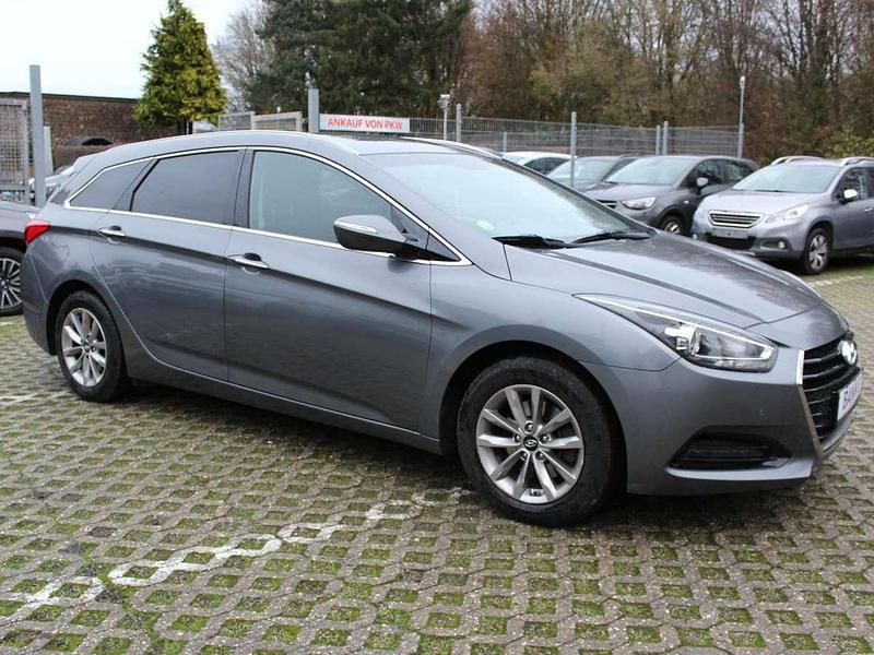 Gebraucht Hyundai i40 116 PS (85 kW) 2017 Grau Kombi