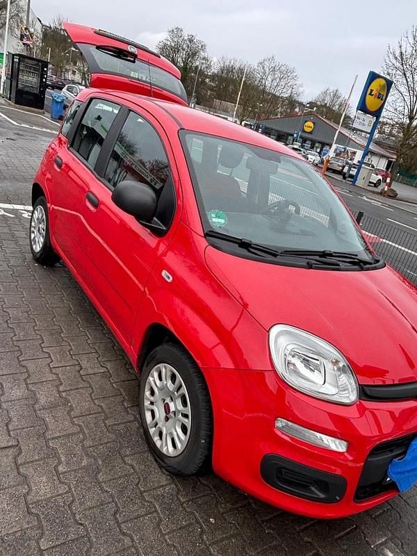 Gebraucht Fiat Panda 69 PS (50 kW) 2019 Rot Kleinwagen