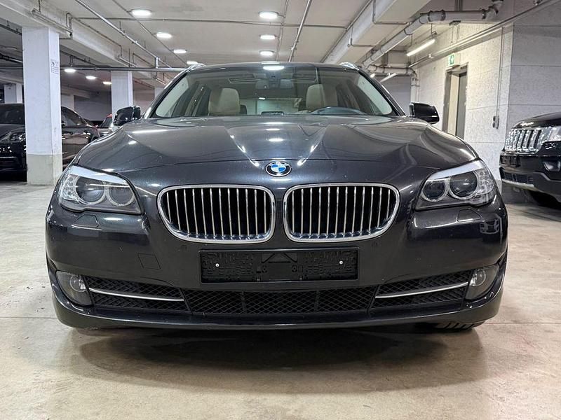 Gebraucht BMW 525 218 PS (160 kW) 2012 Sophistograu brillanteffekt me Kombi