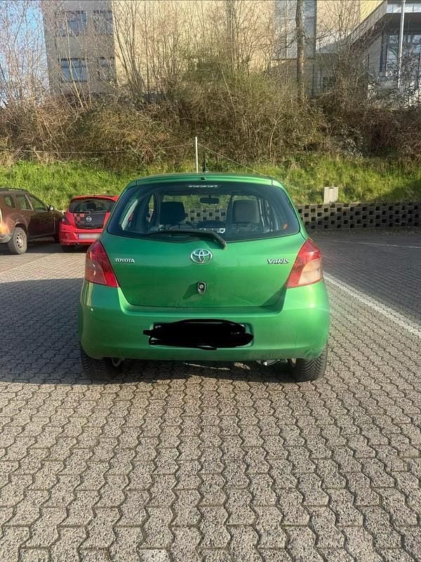 Gebraucht Toyota Yaris 70 PS (51 kW) 2007 Grün Kleinwagen