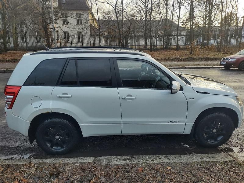 Gebraucht Suzuki Grand Vitara 130 PS (95 kW) 2011 Weiß SUV