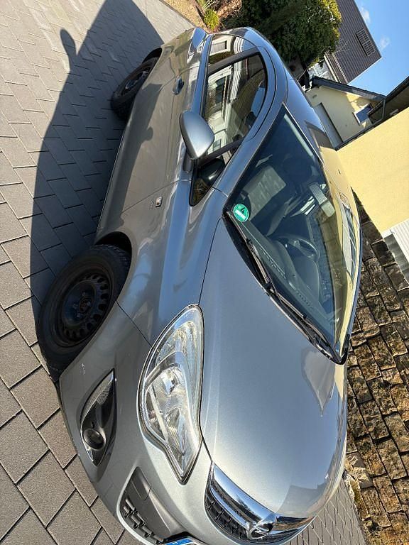 Gebraucht Opel Corsa Edition 87 PS (63 kW) 2011 Silber Kleinwagen
