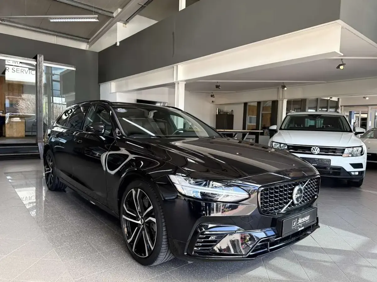 Gebraucht Volvo V90 R-Design 341 PS (250 kW) 2021 Onyx black / metallic (metallic) Kombi