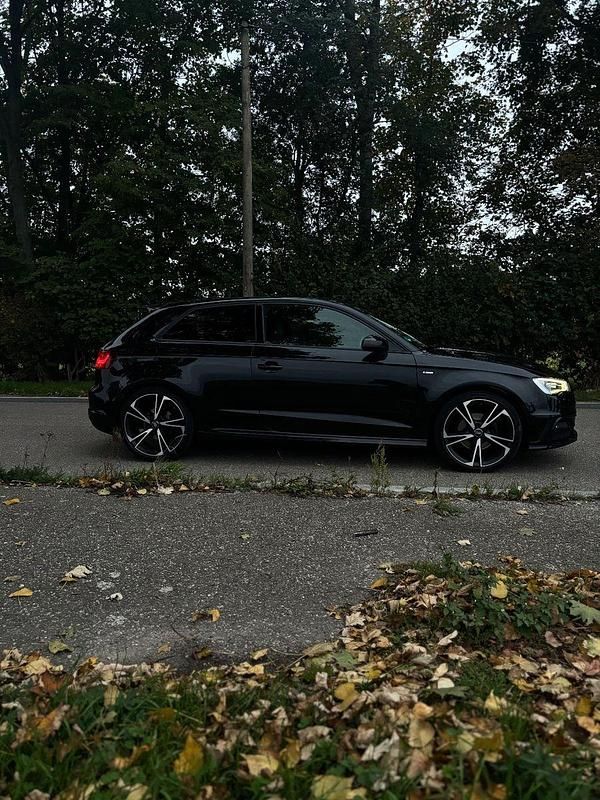 Second-hand Audi A3 S-Line 125 CP (91 kW) 2012 Negru Hatchback