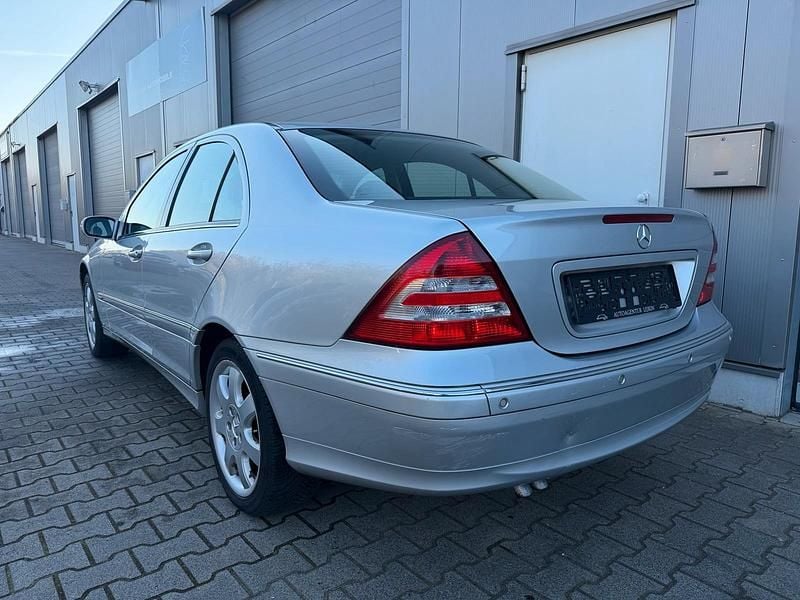 Gebraucht Mercedes C180 143 PS (105 kW) 2004 Silber Limousine
