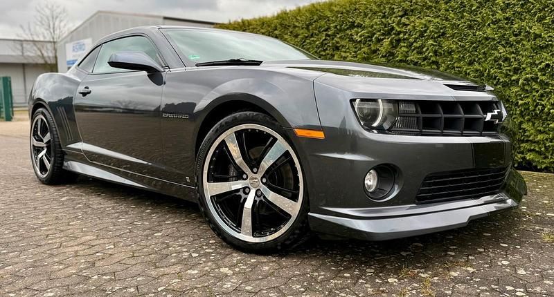 Grau Gebraucht 2010 Chevrolet Camaro Coupé | 21.999 € (Guter Preis) - Bild 1/4